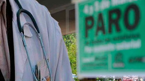 Paro médico afecta cirugías y atención en hospitales de Santa Cruz