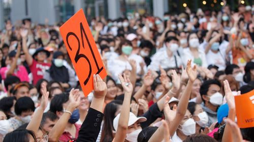 Los juguetes sexuales entran en la disputada campaña electoral de Tailandia