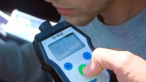 Individuo se niega al test  de alcoholemia y ataca al policía, mordiendo su dedo