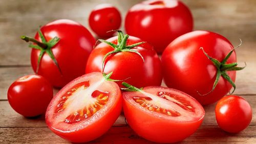 Los 10 beneficios del tomate: Un imprescindible en la dieta de verano
