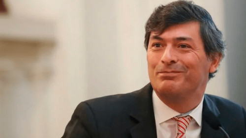Candidato chileno amenaza con cortar envío de gasolina a Bolivia si no acepta migrantes expulsados