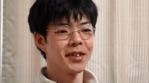 El nombre que marcó su vida: joven japonés sufre bullying y rechazo por llamarse Happy