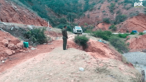 Policía resguarda zona tras caída de cisterna con combustible en Bella Vista