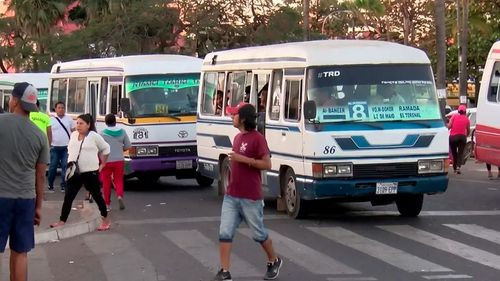 Alcaldía cruceña presenta estudio de costos y plantea pasaje de Bs 3,50