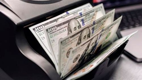 Dólar paralelo sube levemente este lunes en Bolivia