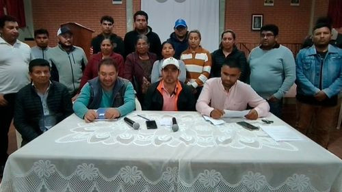 Asamblea de la Vallegrandinidad decide desbloquear la ruta de los Valles Cruceños