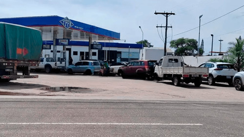 Aumento de filas en surtidores por incremento en la demanda de combustible durante el Carnaval
