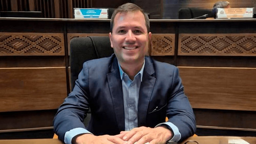 Senador Roca solicita informe oficial sobre presunto asesor argentino en el entorno de Rodrigo Paz