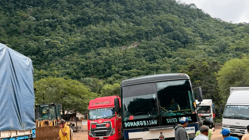  Derrumbes provocan el cierre total del tramo La Angostura - Samaipata en la carretera antigua