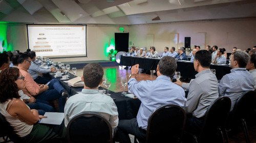 Ministros del gabinete económico y Cainco analizan tres ejes estratégicos en reunión en Santa Cruz