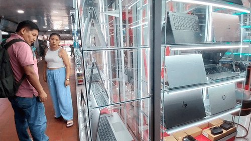 Precios de electrodomésticos y computadoras bajan hasta 50% por el dólar