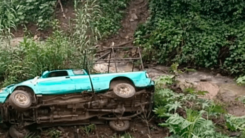 Tragedia en los Yungas: Dos vehículos se embarrancan y dejan tres muertos y cuatro heridos