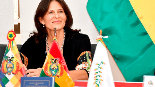 Gobierno y maestros acuerdan iniciar la modificación de la Ley Avelino Siñani