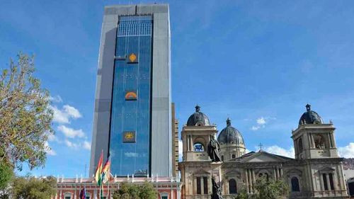 Alcaldes se reúnen con Paz para debatir el Decreto 5503