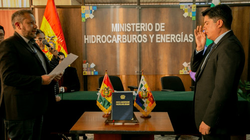 Ministro de Hidrocarburos posesiona a tres viceministros y a un nuevo titular de Ende