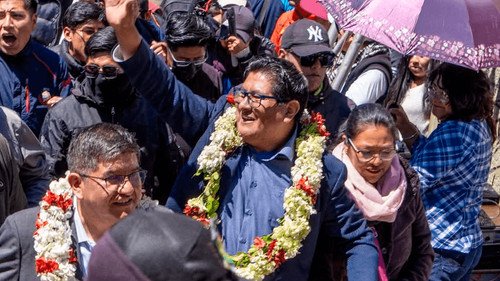 Multitudinario Cabildo académico de la UPEA aprueba gestión de Condori y lo reconoce como &quot;Rector del Pueblo&quot;