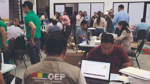 Récord electoral en Santa Cruz con 12  aspirantes a la Gobernación y 15 a la  Alcaldía