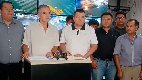 Santa Cruz define tarifa transitoria de Bs 3 para trufis minibuses