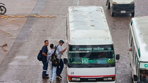 Transporte urbano anuncia normalización gradual del servicio en Santa Cruz