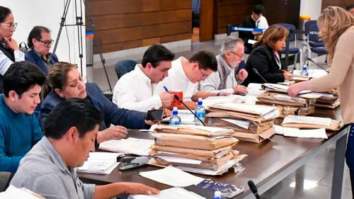 Comisión concluye revisión de recursos y prepara informe final para vocales del TSE