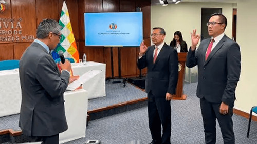 Ministro de Economía posesiona a dos nuevos viceministros y anuncia una etapa de reconstrucción económica