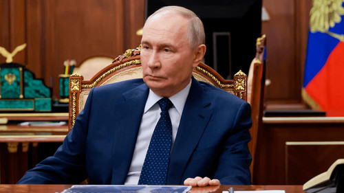 Putin reaparece en el Kremlin tras dos semanas y evita pronunciarse sobre crisis internacionales