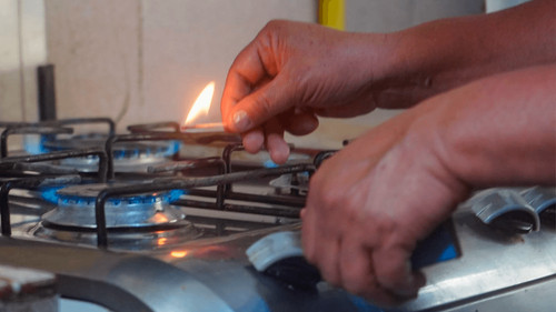 Arce inaugura redes de gas en Alpacoma beneficiando a 1,210 personas