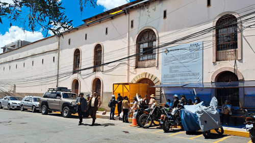 Frustran intento de ingreso de droga y bebidas alcohólicas al penal de San Pedro