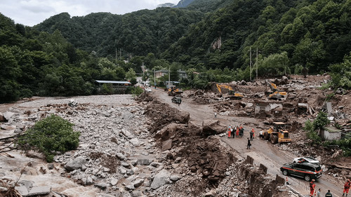 Deslizamiento de tierra en Sichuan deja víctimas y desaparecidos
