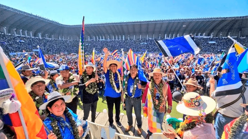 Evo Morales y su fracción del MAS elevan la presión política con ampliado en Villa Tunari