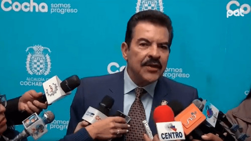 Manfred Reyes Villa respalda la importación directa de diésel y promueve un modelo económico mixto