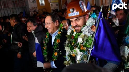 Arce encabeza entrega de listas del MAS al TSE en medio de caravana