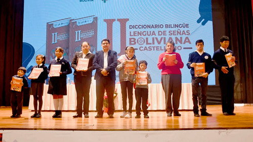 Presentan el segundo Diccionario de la Lengua de Señas Boliviana