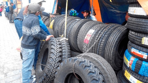 Rebajan hasta un 50% los aranceles de importación de neumáticos, motores y aros