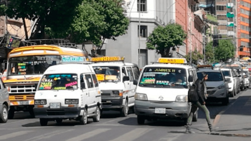 Choferes insisten en alza de tarifas pese a deficiencias en el servicio