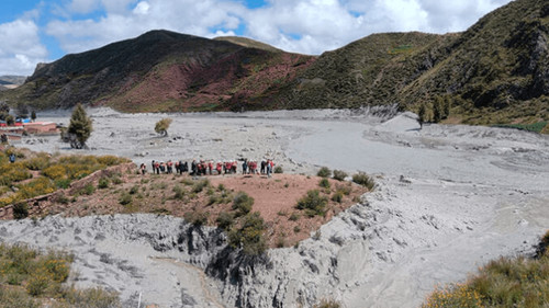 Desbordamiento de la laguna Kenko afecta a más de 40 familias en Andavilque, Potosí