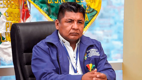 Exministro Santos Cruz se presenta en la Fiscalía de La Paz