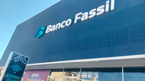 Habilitan un código QR para clientes del Banco Fassil