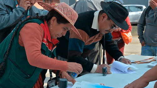 Gobernación dota de fierro y cemento a municipios con riesgo de sequía en Cochabamba