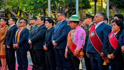Autoridades de Oruro celebran acto de reivindicación patriótica en Sucre