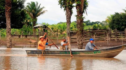 Gobierno envía barco con 40 toneladas de ayuda a Beni por inundaciones