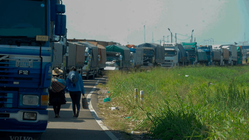 Reportan bloqueos en carreteras hacia Cochabamba, La Chiquitania y el occidente del país