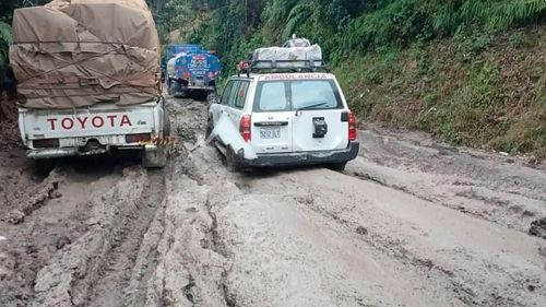 Apolo queda aislado por lluvias y deterioro de la carretera