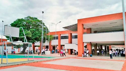 Raúl Ascarrunz presenta avances y desafíos en el inicio del año escolar en Santa Cruz 