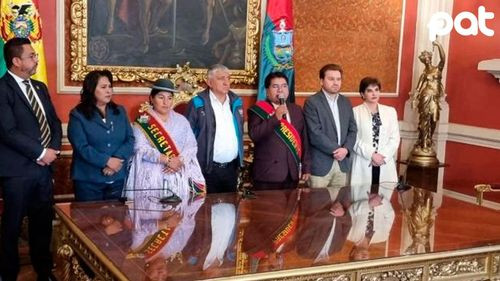 Lucio Quispe asume la presidencia del Concejo Municipal de La Paz en una sesión marcada por tensiones