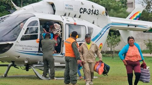 Rescate aéreo de emergencia: 27 personas evacuadas tras inundaciones en Santa Cruz