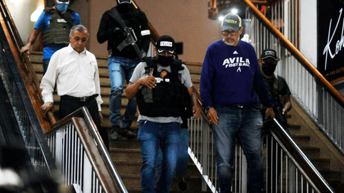 Caso narcovuelo: Dos personas aprehendidas en el aeropuerto Viru Viru