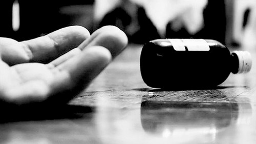 Policía obligó a su pareja embarazada a ingerir veneno