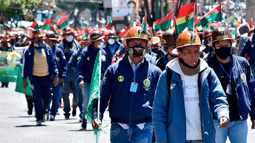   Gobierno cita a los mineros cooperativistas para tratar demandas en medio de protestas