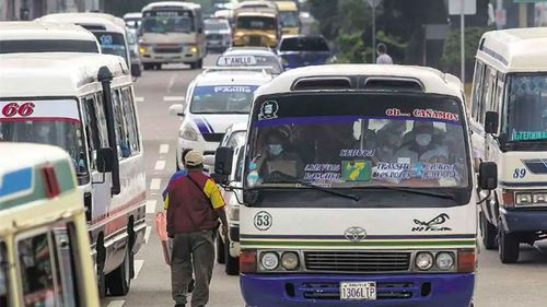 Transportistas advierten con paro si no se regulariza el abastecimiento de combustible 